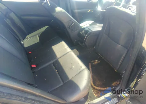 2010 Mercedes-Benz C 300 Luxury/Sport z USA, uszkodzony, nr VIN WDDGF5EB2AR086368